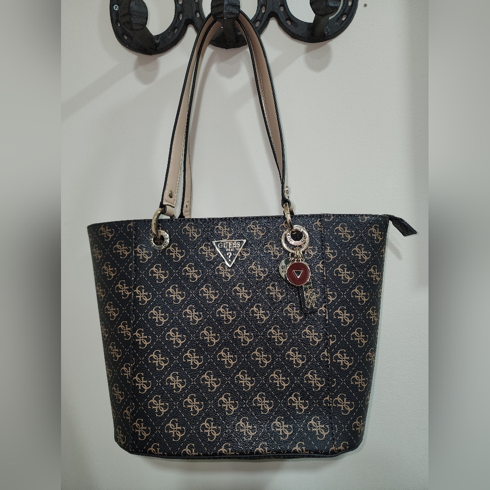 Guess Signature G Boutique Exclusive Small Tote Shoulder Bag Purse